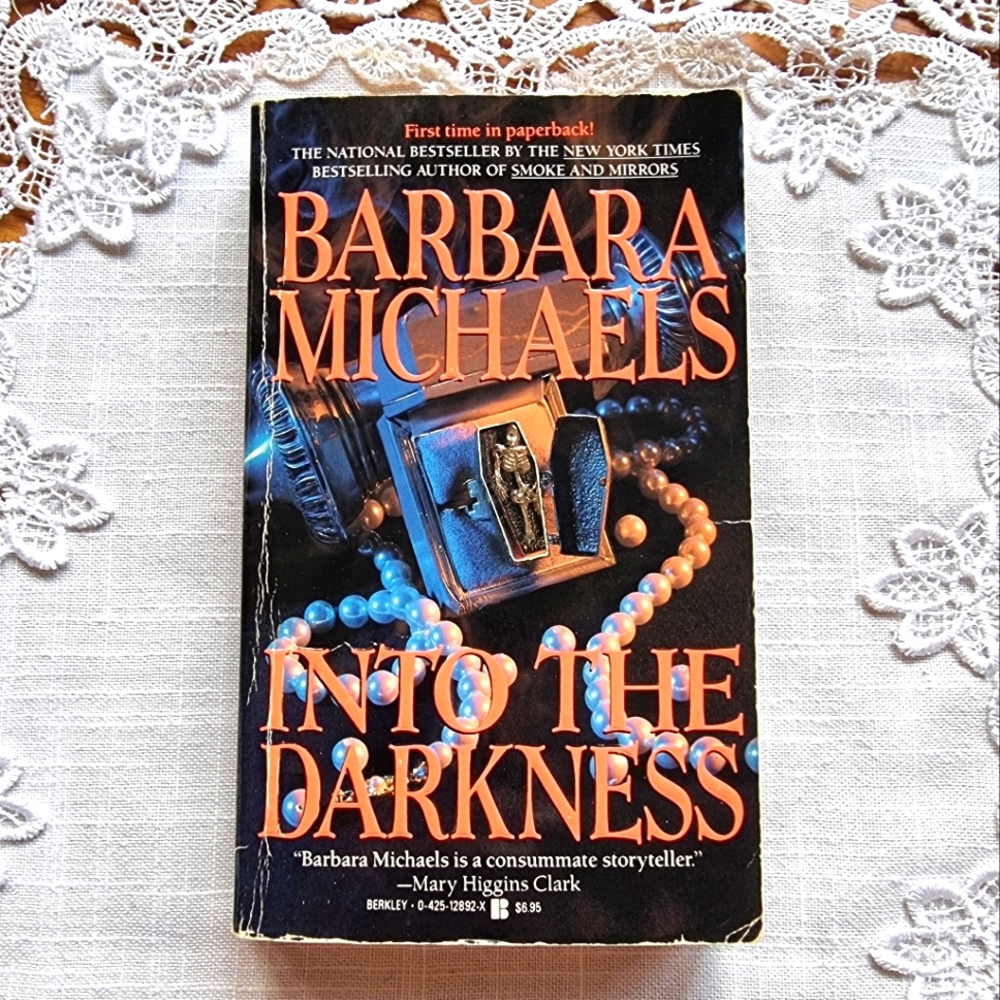 Into the Darkness Vintage Suspense Paperback Book 1991